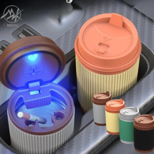 منفضة سجائر للسيارة مزودة بإضاءة LED شكل كأس